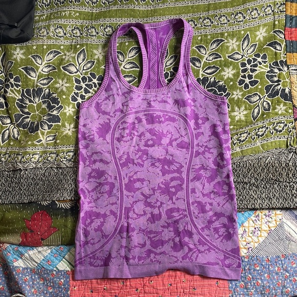 LULULEMON ATHLETICA purple patterned tank in great condition! - Picture 2 of 5